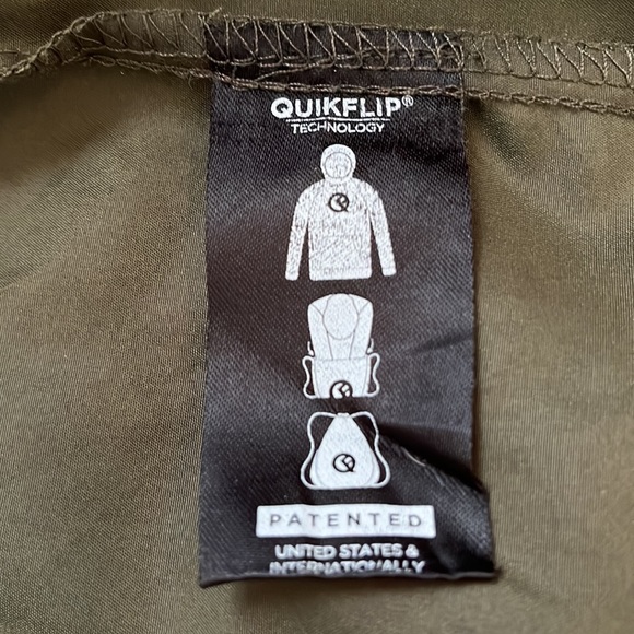 Pirates Windbreaker Jacket Converts to backpack by Quikflip - Picture 5 of 12